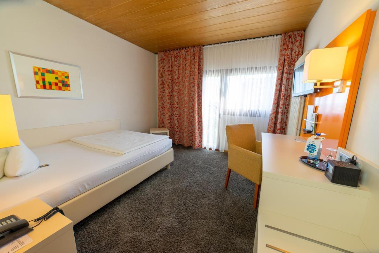 Stadt-Gut-Hotel Filderhotel Остфильдерн Экстерьер фото